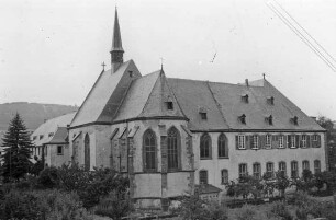 Bernkastel-Kues, St. Nikolaus-Hospital (Cusanusstift), Stiftung des Nikolaus von Kues (Nikolaus von Cusanus)