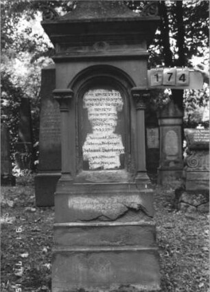 Grabstein 174 [Hahn S. 86 Grab-Nr. 130]
