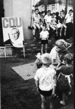 Überklebtes Wahlplakat der CDU im Saarland