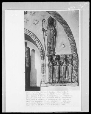 Rechtes Rahmendrittel: Der heilige Adelar und vier weibliche Heilige mit Palmenzweigen