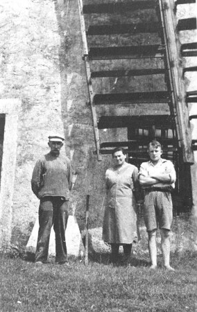 Vierkirchen-Arnsdorf. Familie Strauß, um 1930/1940, Repro