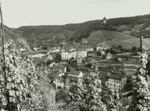 Cochem (Mosel), Ortsansicht mit Kapuzinerkloster, Markt und Reichsburg von Nordwesten