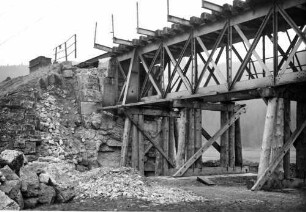 Fridingen Donaubrücke Behelfsbrücke Widerlager Holzstützen