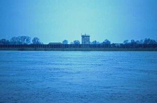 DDR-Grenzbefestigung / Elbe bei Hochwasser