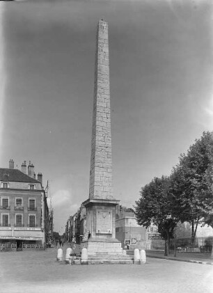 Obelisk zur Erinnerung an die Eröffnung des Canal du Centre