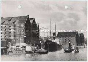 Danzig, Alter Speicher am Hafen