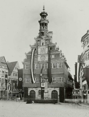 Esslingen, Markt : Esslingen. Markt. Südseite mit Altem Rathaus (H. Schickhardt)