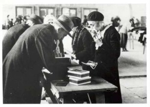 Stuttgart, S; Deportation, Gepäckdurchsuchung