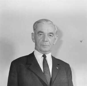 Porträt: Kurt Krenz, Vorsitzender der Domowina : Portret: Kurt Krjeńc, předsyda Domowina : Malschwitz / Malešecy