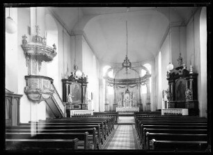 Kirche Hundheim innen