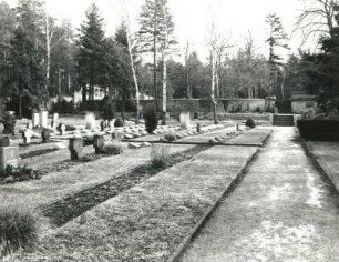 Dresden-Neustadt, Kannenhenkelweg. Nordfriedhof (Garnisonsfriedhof) (1902 angelegt). Grabanlagen und Denkmalsanlage für die Gefallenen des 1. Weltkrieges
