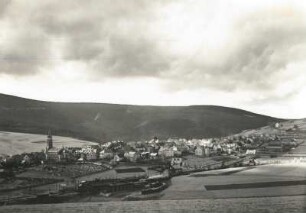 Oberwiesenthal, Ansicht von Nordosten mit Keilbergrücken