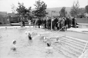 Zurzach, Schweiz: Freiburger Stadtrat besichtigt Thermalbad