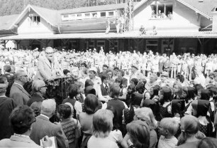 Triberg: Empfang am Bahnhof
