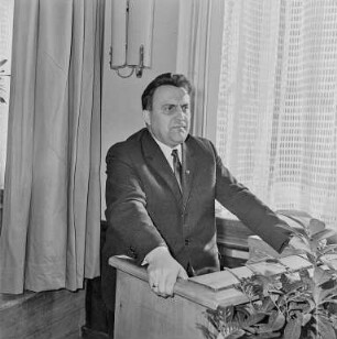 Veranstaltung S-Haus-Saal : Bautzen. Veranstaltung im Haus der Sorben, Postplatz 2. Redner am Sprechpult