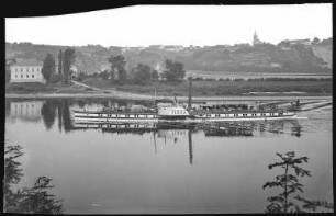 Zadel. Blick auf Zadel, Elbe m. Dampfer Pirna