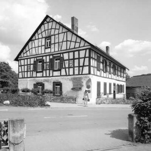Metternich''sches Hofhaus; Geisenheim, Kanzler-Metternich-Straße 6, Kanzler-Metternich-Straße 4, Kanzler-Metternich-Straße