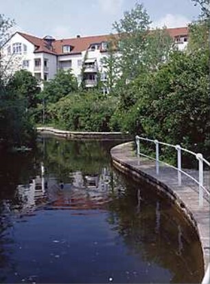 Hansjakob, Gottfried; München - Schwabing, Berliner Str.; Wohnanlage an der Berliner Straße (Schwabinger See) - Außenanlage (nordwestliches Ufer), Nymphenburger Kanal, Uferbefestigung und Grünflächen