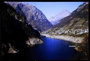 Vogorno: Stausee bei Vogorno