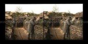 Soldaten im Laufgraben an der Front