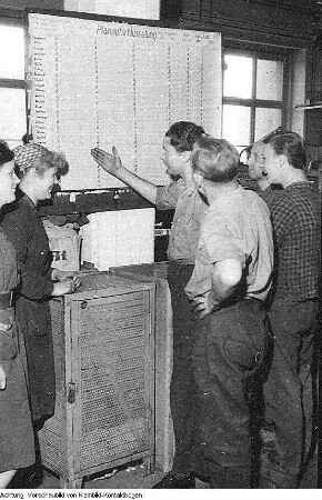 Leichtindustrie, u.a. Textilindustrie, Herstellung von Radiogeräten, Federballschläger, VEB Automobilwerk Eisenach, VEB Ankerwerk Rudolstadt - Anker Steinbaukästen, Januar - Juli 1960