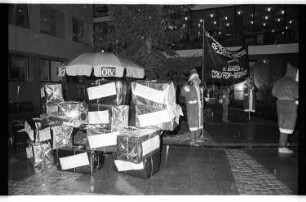 Kleinbildnegativ: Protest der ÖTV, Rathaus Kreuzberg, 1984