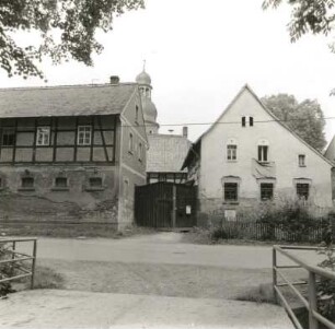 Niederalbertsdorf, Dorfstraße 82. Vierseithof (18/19. Jh.). Straßenansicht