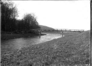 Fluss mit Steg