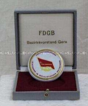 Medaille zum 9. FDGB-Kongress, im Etui