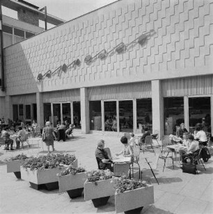 Dresden-Altstadt, Ernst-Thälmann-Straße (heute Wilsdruffer Straße) 24. Café "espresso" (1965-1967; G. Müller, G. Gruner)