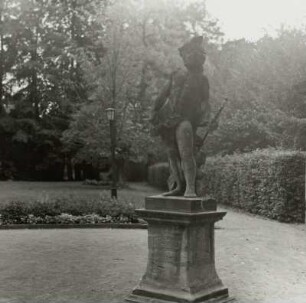 Allegorische männliche Statue