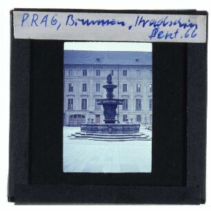 Prag, Hradschin (Burg),Prag, Burg, Zweiter Innenhof, Kohl-Brunnen