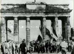 Demonstranten am Brandenburger Tor