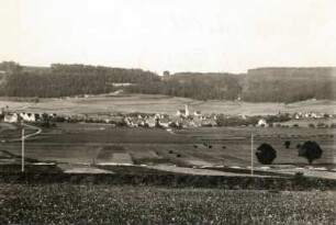Schwäbische Alb. Dorf im Juratal bei Tuttlingen