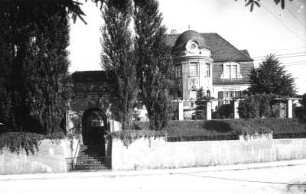 Roßwein. Villa des Schuhfabrikanten Carl Fuchs, Am Bahnhof 1. Straßenansicht