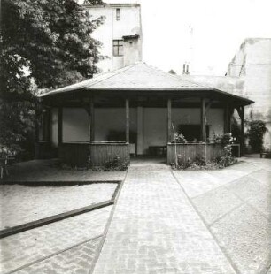 Cottbus, Straße der Jugend 24. Schwesternheim (1928) der Christuskirche, Pavillon im Hof