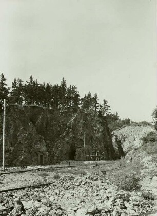 Schönbrunn, Stollenmundlöcher, Grube Ver. Feld