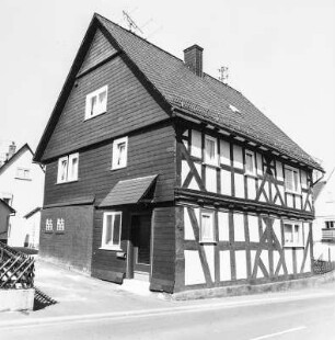 Eschenburg, Dorfstraße 16