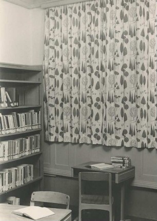 Handbedruckter Vorhangstoff, Jugendlesestube Jugenheim von Hildegard Weiss