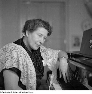 Porträt Pianistin Elfriede Clemen (1903-1985)