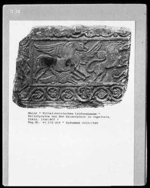 Reliefplatte von der Kaiserpfalz in Ingelheim mit einem geflügelten Pferd