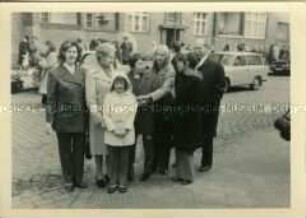 Familienbild auf der Straße