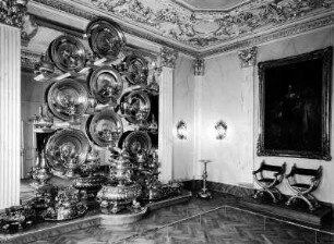 Aufstellung des Kunstgewerbemuseums Schloss Köpenick, Raum 32, Großes Berliner Silberbuffet