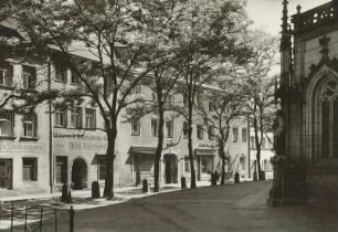 Pirna. Kirchplatz. Blick gegen Wohnhäuser