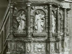 Kanzel mit Evangelisten