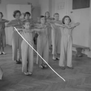 Gymnastikgruppe im Kindersanatorium in Bankja