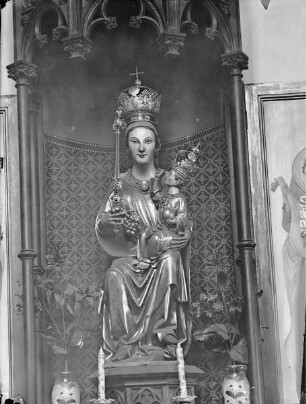 Sitzende Muttergottes mit Kind