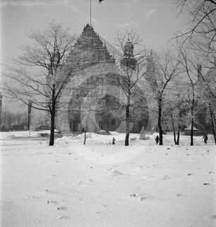 Universität Posen im Winter