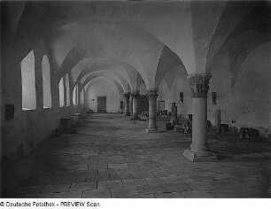 Nossen-Zella. Zisterzienserkloster Altzella (begonnen 1170), Winterrefektorium, Inneres nach Süden