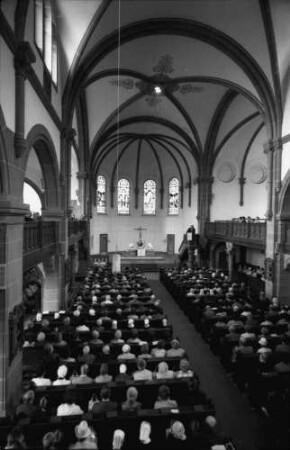 Badenweiler: Evangelische Pfarrkirche, Pfingstsonntag, von der Empore, [Gemeinde]